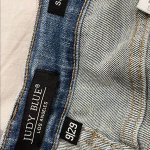 Judy Blue capris. Medium wash. Never worn.
